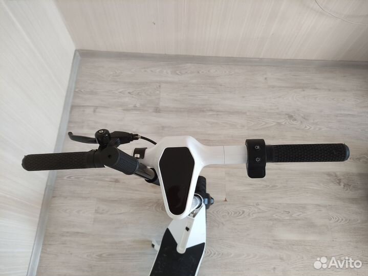 Электросамокат Kugoo G MAX белый