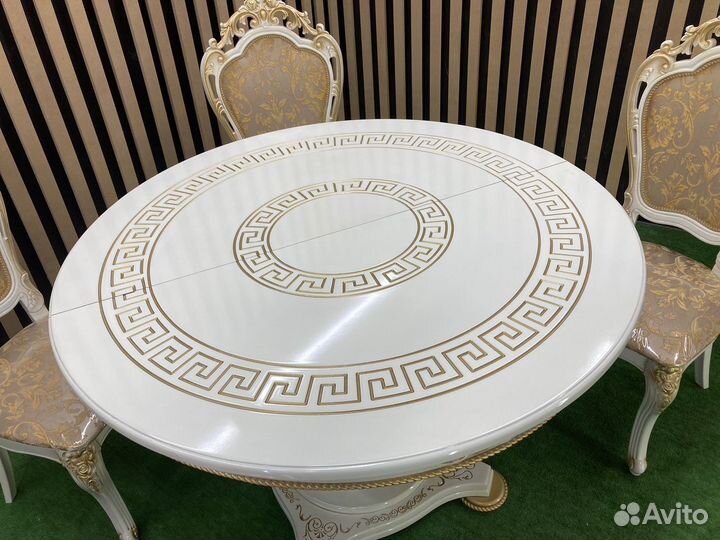 Новые столы и стулья