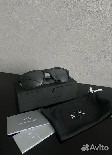 Солнцезащитные очки Armani Exchange