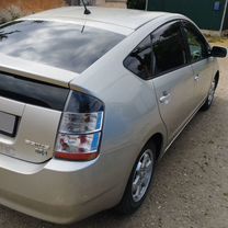 Toyota Prius 1.5 CVT, 2005, 380 000 км, с пробегом, цена 570 000 руб.