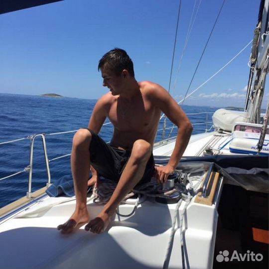 Матрос, помощник капитана на Яхту