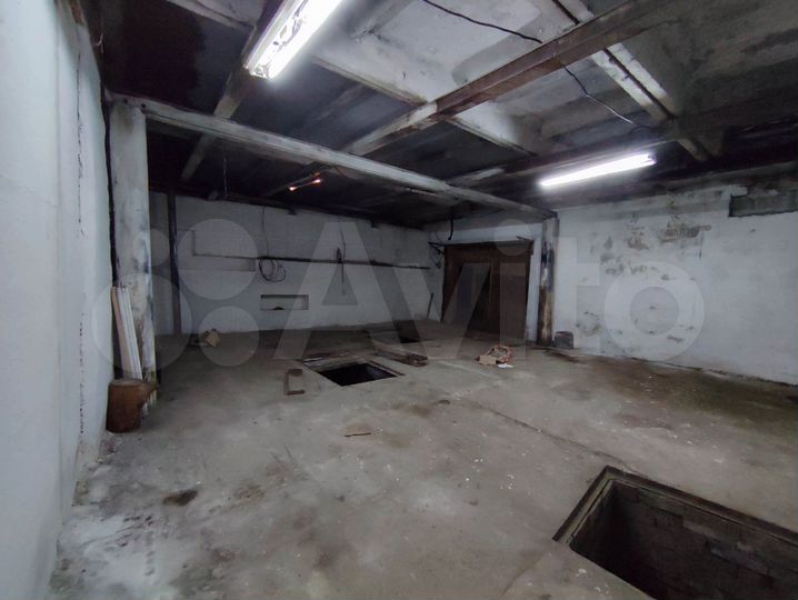 Гараж, > 30 м²