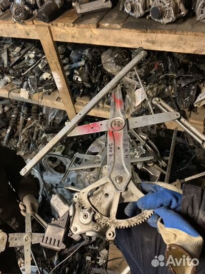 Стеклоподъемник передний Тойота Рав4 2005-2012