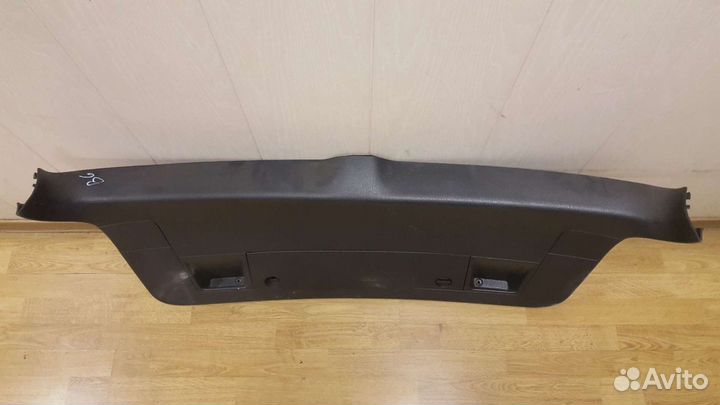 Обшивка крышки багажника VW Passat B6 универсал