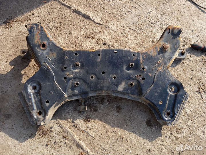 Киа Рио 3 подрамник подмоторная балка