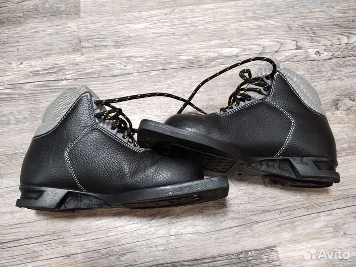 Беговые лыжные ботинки р. 32 унисекс