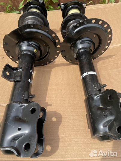 Амортизатор передний Mitsubishi Outlander 3