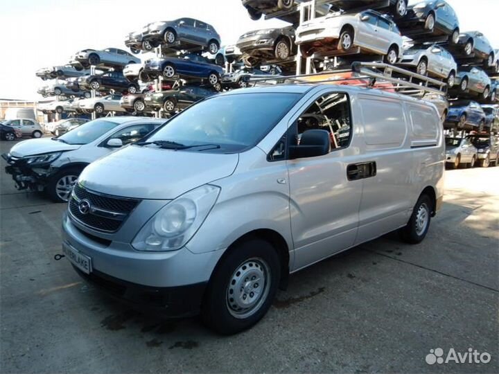 Разбор на запчасти Hyundai H-1 Starex