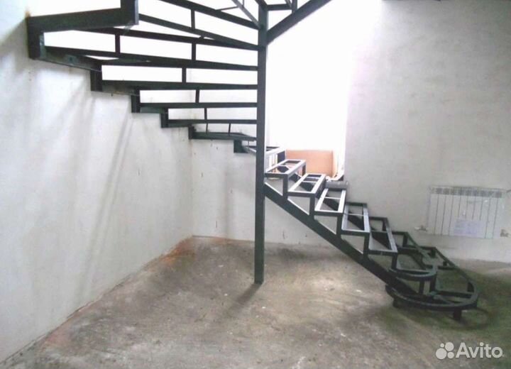 Металлокаркас лестницы
