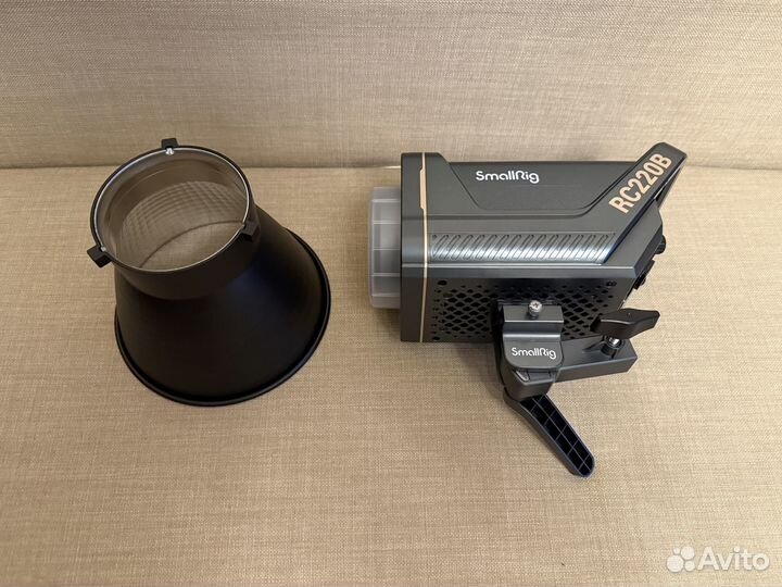 Осветитель светодиодный SmallRig 3621 RC220B (EU)