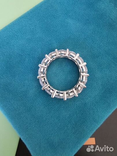 Кольцо с муссанитом