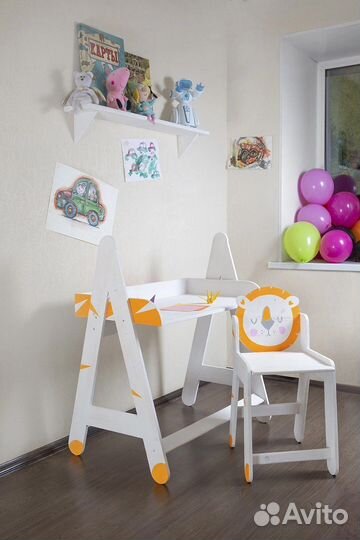 Набор из парты и стульчика для ребенка 