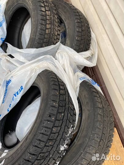 Dunlop SP Winter Ice 01 235/65 R17