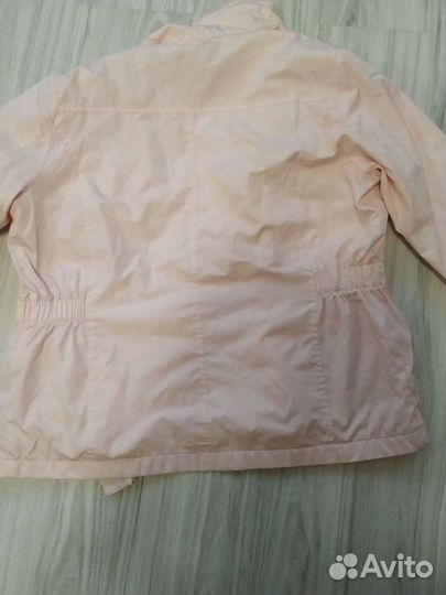 Ветровка женская