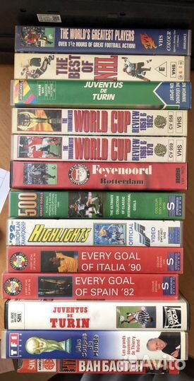Фирменные видеокассеты на футбольную тему