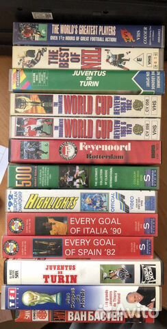 Фирменные видеокассеты на футбольную тему