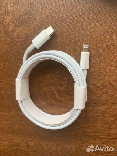 Зарядка на iPhone кабель lighting