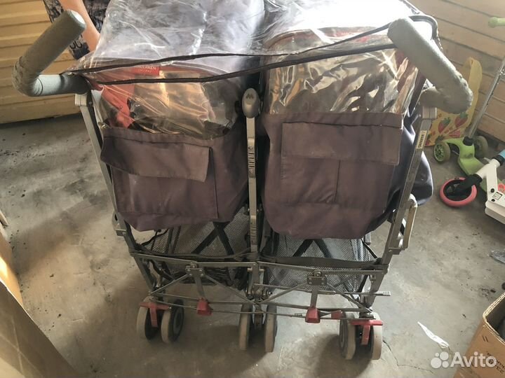 Коляска для двойни maclaren