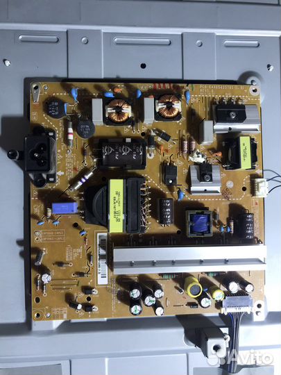 Платы с разбитых телевизоров