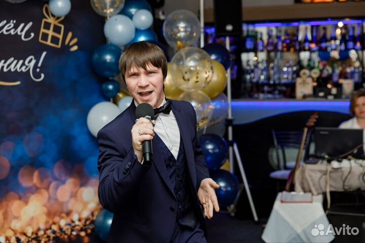 Поющие ведущие Артём и Надежда