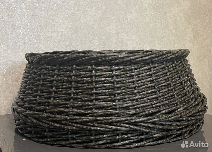 Корзина плетеная из ротанга