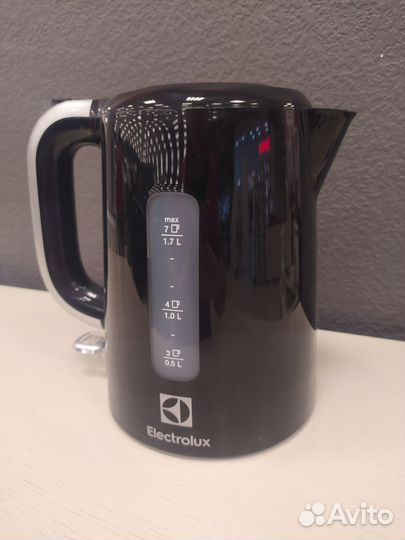 Чайник Electrolux