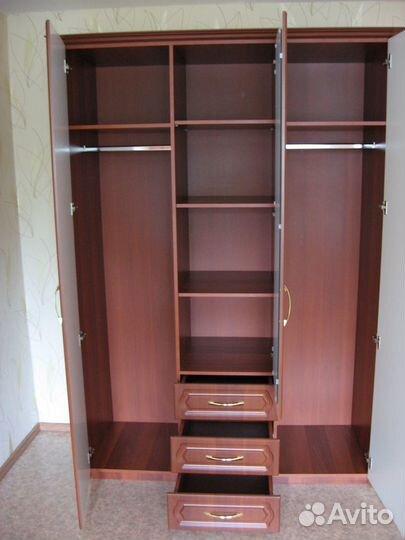 Шкаф