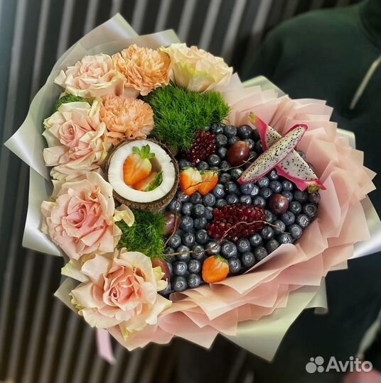 Букеты из клубники и фруктов