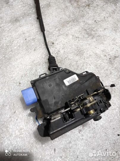 Замок двери передний левый Vag