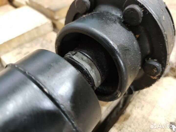 Карданный вал Bmw 5 E39 M52B28 1998