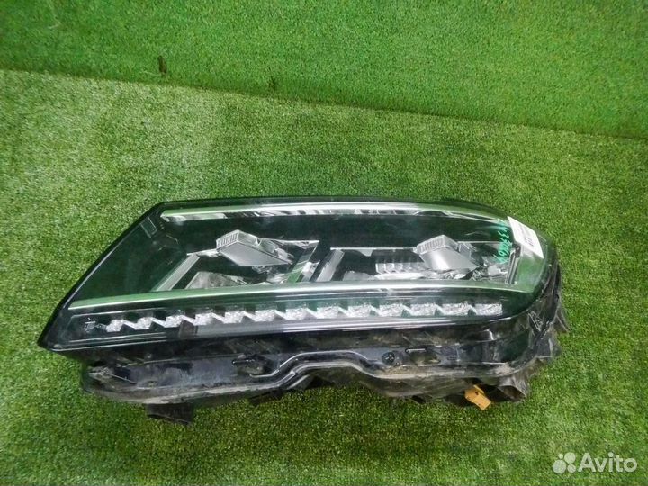 Фара левая Volkswagen Tiguan