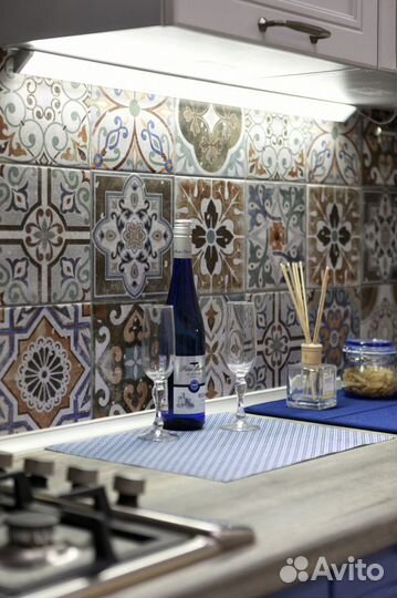 Кухонный гарнитур с витрины Неоклассика