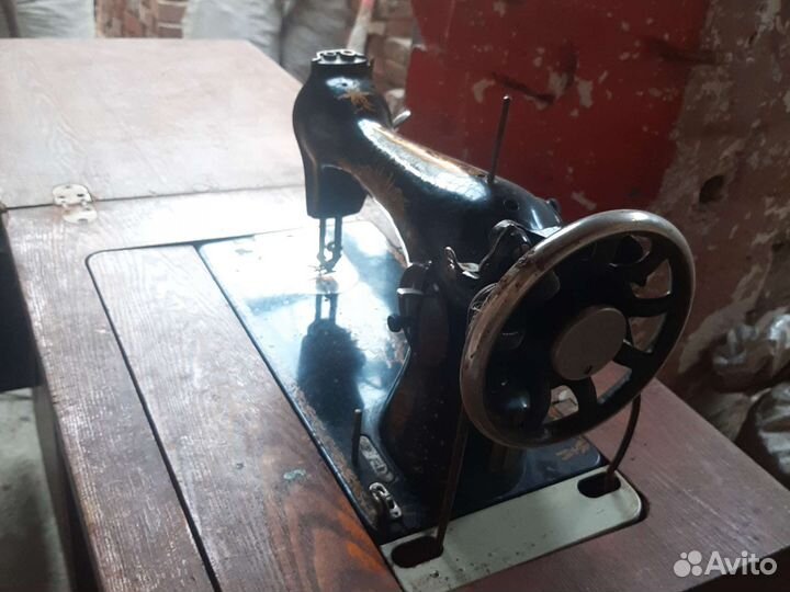 Ручная швейная машинка пмз