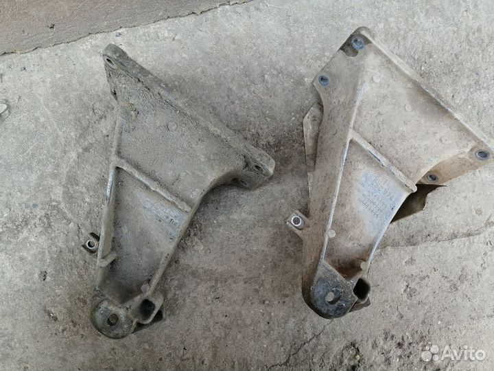 Опора двигателя правая BMW E39 M52, M54