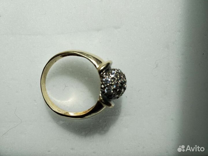 Золотое кольцо с фианитами размер 18,5