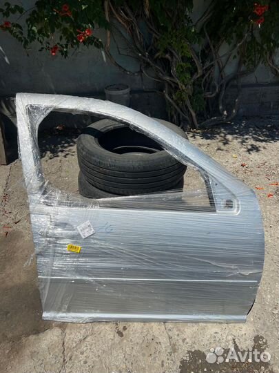 Дверь передняя правая Volkswagen Golf 4