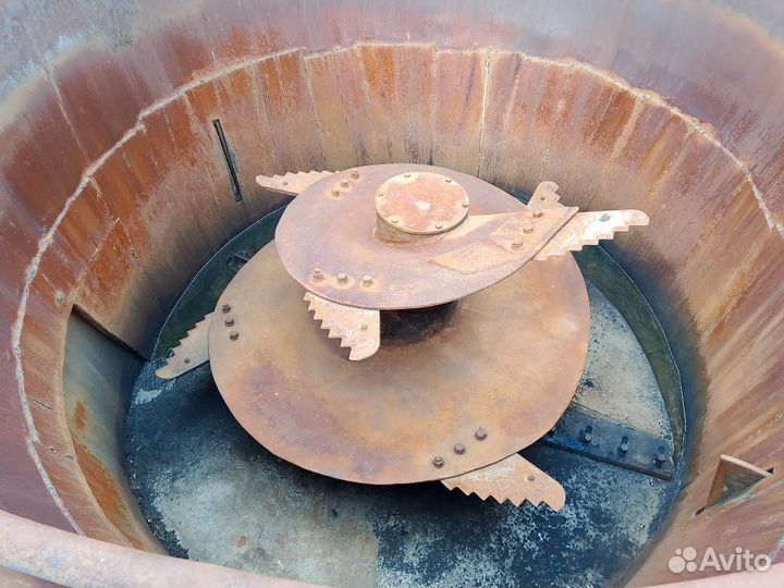 Миксер кормораздатчик кис-8 бу