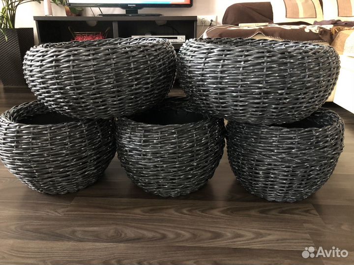 Кашпо из искусственного ротанга