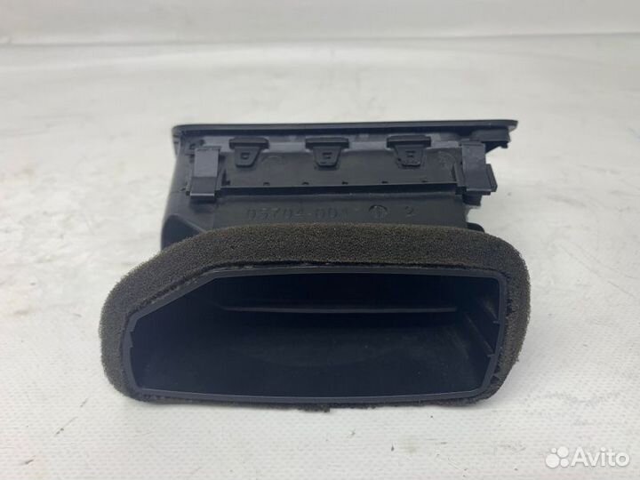 Дефлектор правый Volkswagen Passat B6 2.0 2008