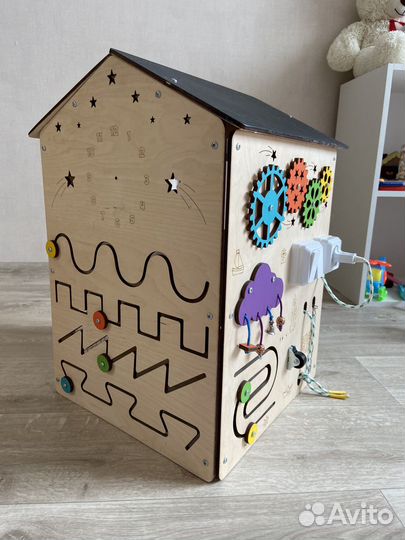 Бизиборд домик большой 38*38*55 бизидомик
