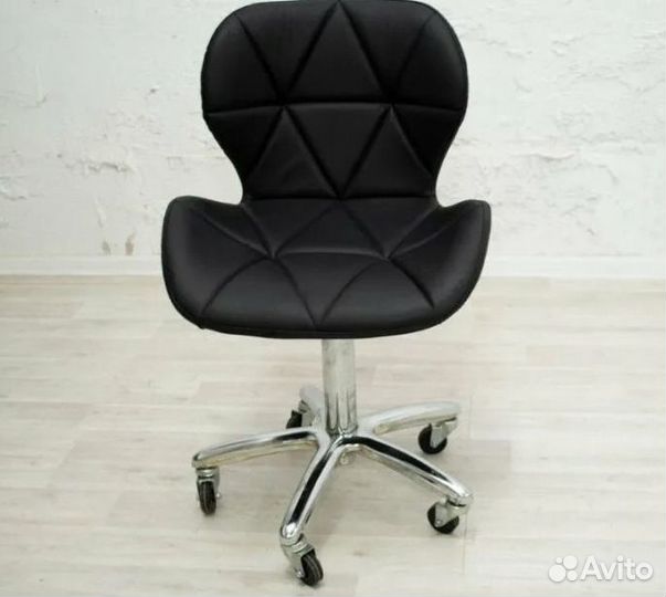 Стул для мастера педикюра, косметолога