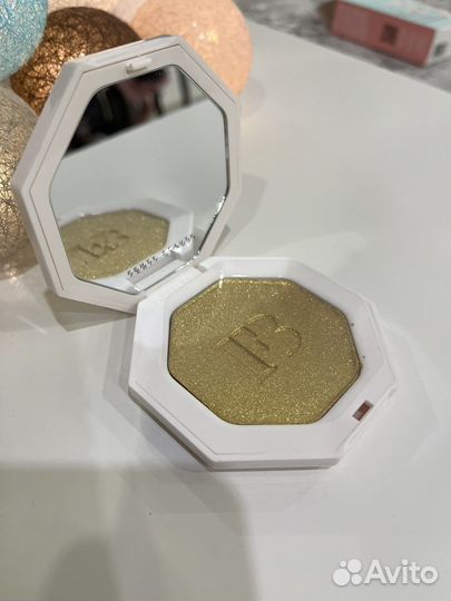 Fenty beauty Trophy wife