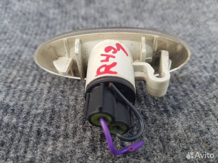 Повторитель в крыло передний левый Nissan Juke