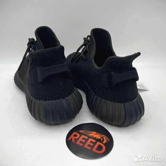 Кроссовки оптом / Adidas Yeezy Boost 350 V2 оптом