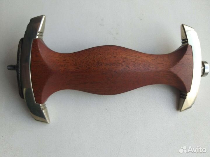 Рукоять кинжала