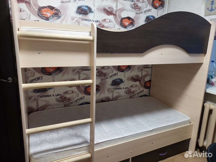 Двухъярусная кровать бу с матрасами