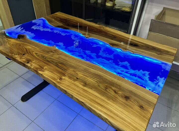 Стол из эпоксидной смолы и слэба Геймер