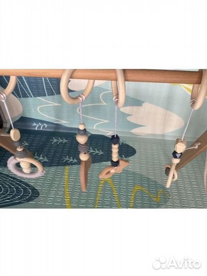 Мобиль монтессори с игрушками