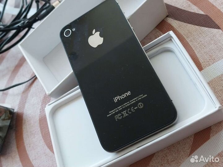 iPhone 4, 16 ГБ