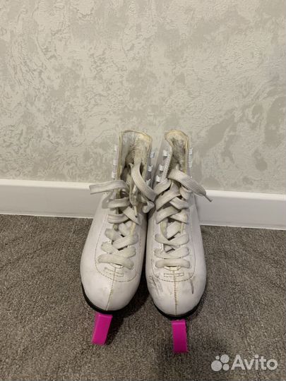 Коньки фигурные Элеганс размер 33 (утепление)